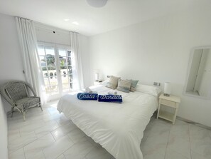 4 chambres, fer et planche à repasser, Wi-Fi gratuit, draps fournis