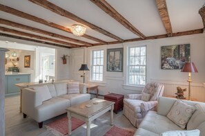 Smart TV - Spring&Summer Days in Kennebunkport, Maine (Kennebunk)