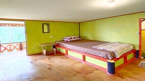 Deluxe Room | Desk, bed sheets - IEFA Resort Malino (Tinggimoncong)