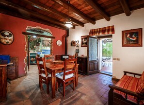 Dining - Villa with Pool and Forest, Smart Working and Relaxation (Viagrande)