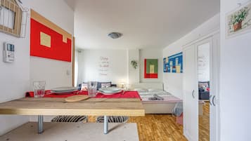 Monolocale familiare, balcone (Green Hill Zagreb - Studio Natali) | Pasti