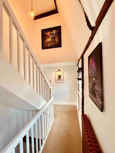 Abbey Gardens Cottage - Grade II listed cottage in the very heart of town.