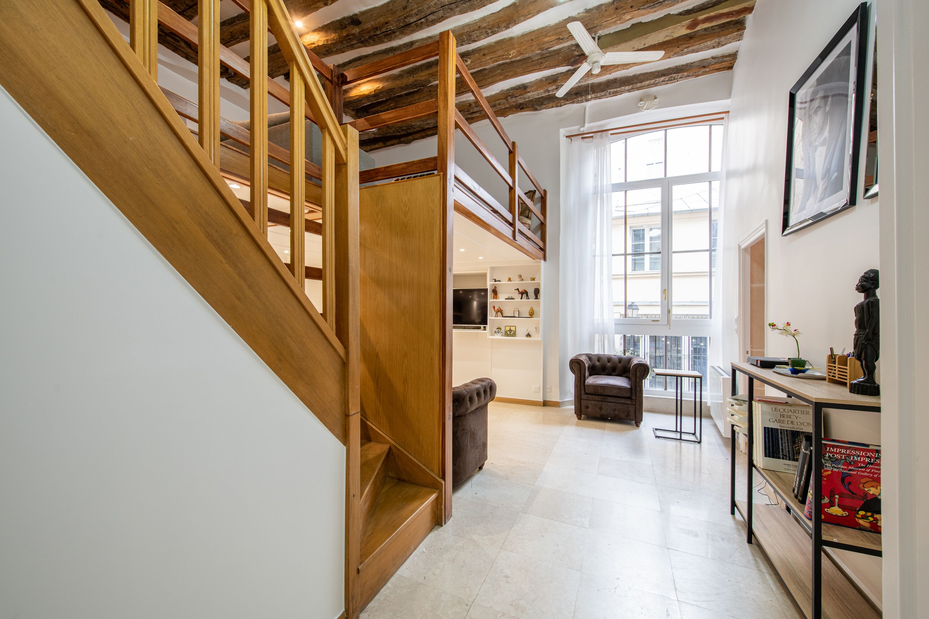Luxury apartment located in the heart of Paris.
