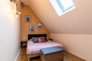 2 bedrooms, WiFi, bed sheets - Gîte la Fontaine - Cosy Avec Jacuzzi - 1h de Paris (Serez)