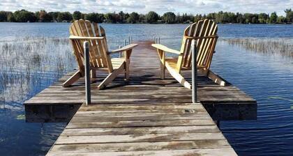Rideau River Retreat - Waterfront Home