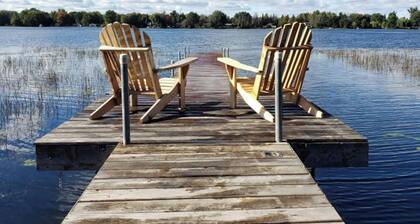 Rideau River Retreat - Waterfront Home