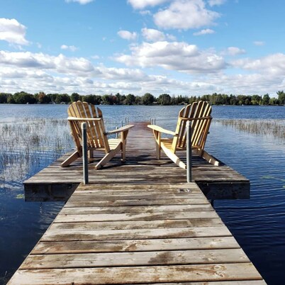 Rideau River Retreat - Waterfront Home