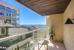 Property grounds - Fall fun at MissionBayHideaway-beach+parking (San Diego)