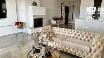 Smart TV, fireplace, video games, stereo