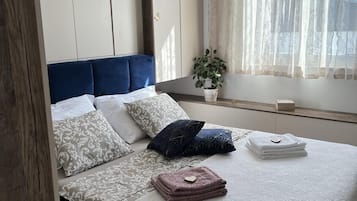 2 bedrooms, in-room safe, iron/ironing board, travel crib