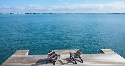 Stunning Sea Views, Contemporary Upper 3Bed - 4A