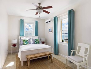 3 habitaciones, tabla de planchar con plancha y cuna de viaje 