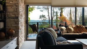 Smart TV - Bally Blonde - Five bedroom luxury with stunning sunset views! (Daylesford)