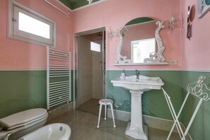 A bathroom with a toilet, sink, and shower. - 3267 Casa Romantica by Barbarhouse (Sava)