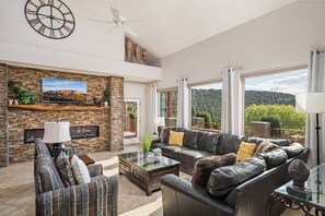 Télévision, cheminée