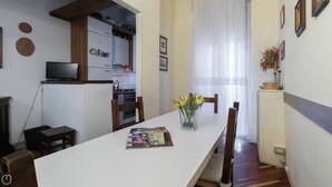 Apartment (2 Bedrooms) | Bahagian dalam