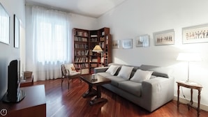 Apartment (2 Bedrooms) | Bahagian dalam