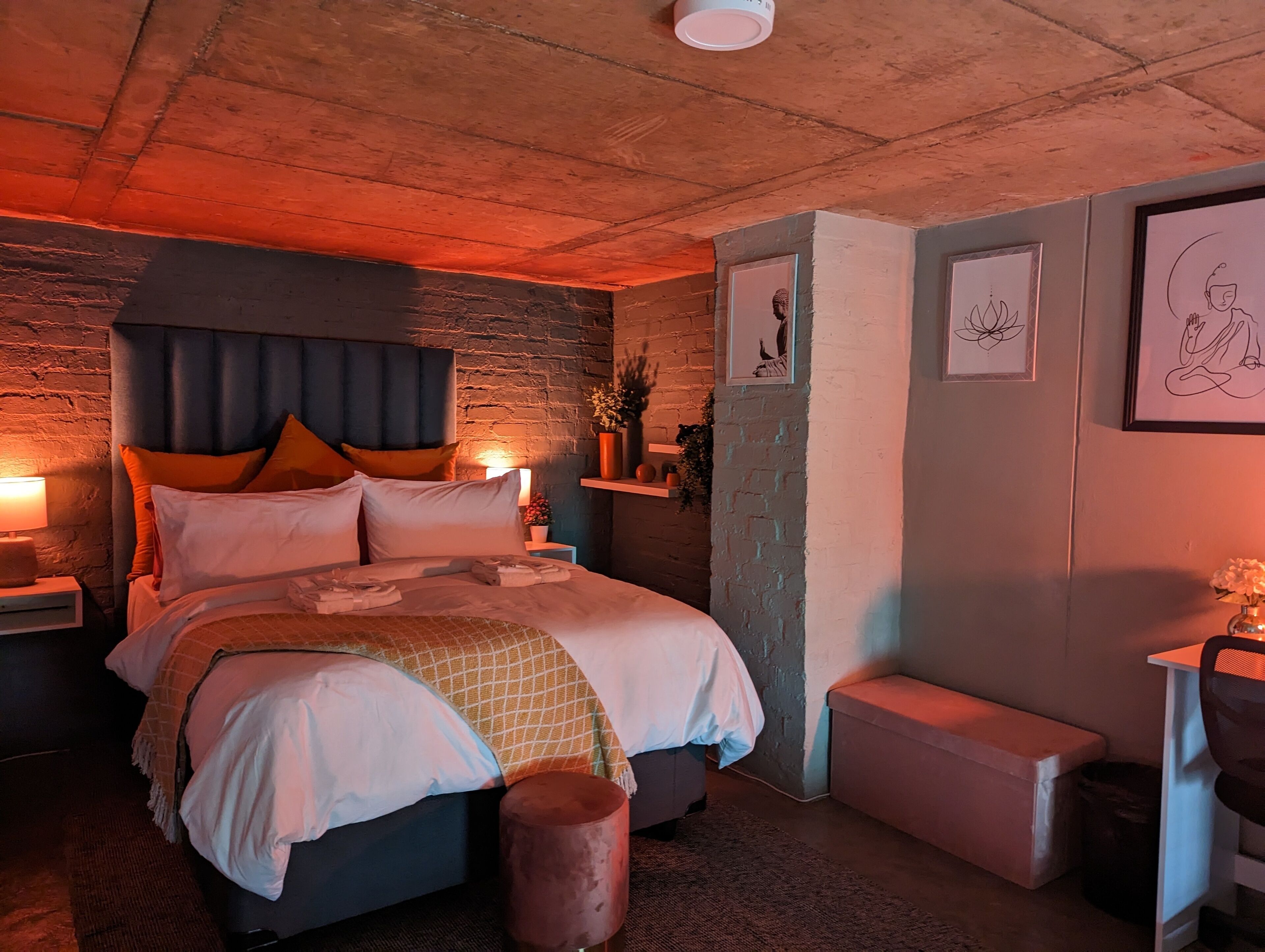 1 bedroom, desk, iron/ironing board, WiFi