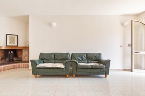 Appartement | Coin séjour | Télévision de 1 cm avec chaînes par satellite