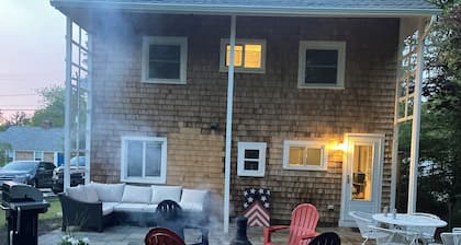 Craigsville beach cottage located .4 walking distance to the Beach!