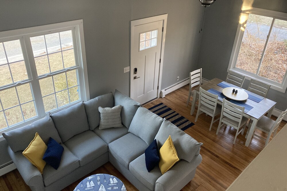 Craigsville beach cottage located .4 walking distance to the Beach!