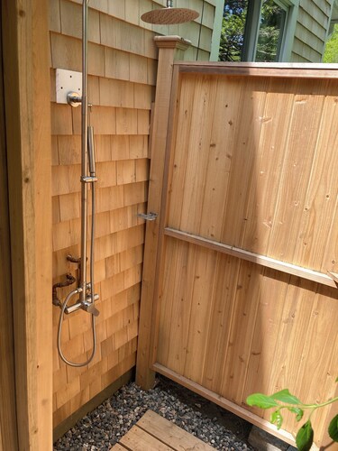 Craigsville beach cottage located .4 walking distance to the Beach!