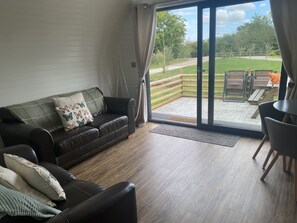 Cabin | Living area - Beech Pod Cabin in Beautiful Surroundings Wrexham (Wrexham)