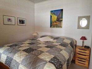 1 soveværelse, skrivebord, strygejern/strygebræt, gratis Wi-Fi