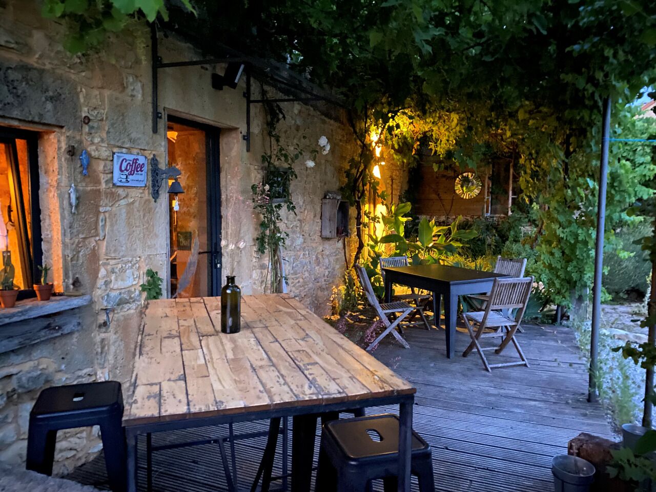 Outdoor dining