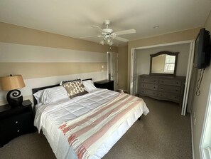 3 bedrooms, desk, iron/ironing board, free WiFi