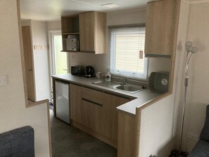 Fridge, microwave, oven, stovetop - Blackpool Static Caravan Marton Mere (Blackpool)