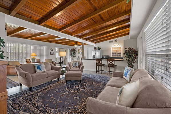 Smart TV, video games, DVD player, ping pong