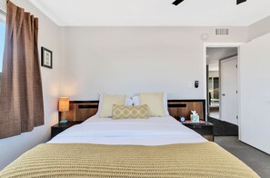 2 bedrooms, iron/ironing board, Internet, bed sheets