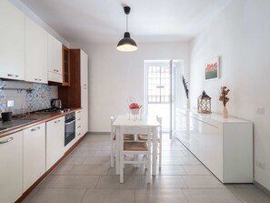 Fridge, microwave, oven, stovetop - Borgo Stays | Bright apartment near the lake (Anguillara Sabazia)