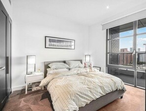 1 bedroom - London Luxury Apartment-Panoramic Skyline Views (LONDON)