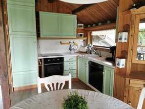 Kühlschrank, Ofen, Herdplatte, Geschirrspüler