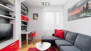 Apartment, 1 Bedroom, Kitchen | Living room