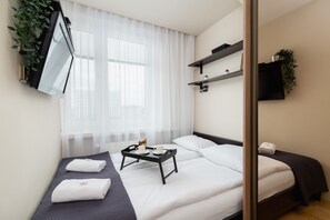 1 bedroom, bed sheets