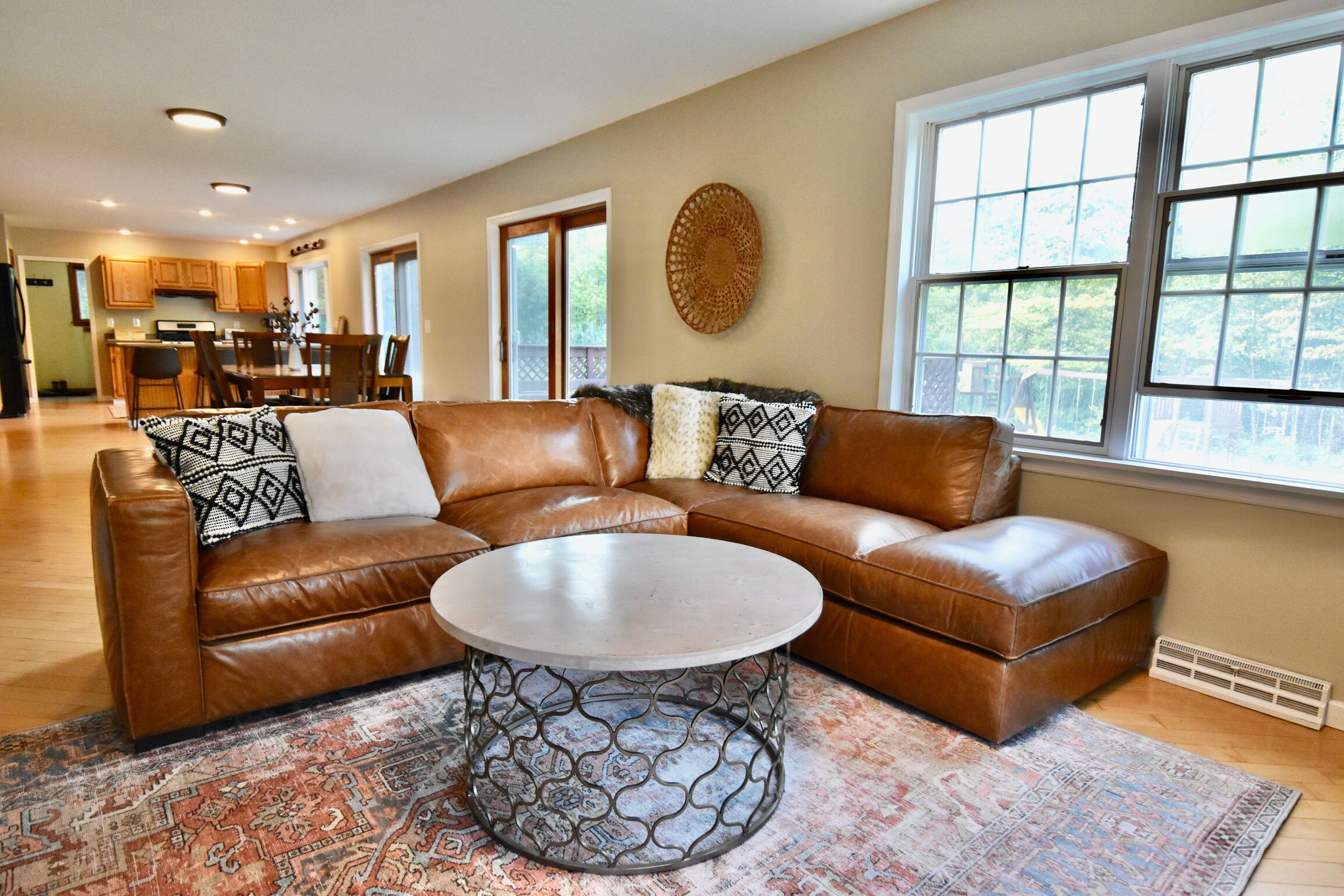 Spacious, comfortable home, close to Killington and Pico. Sleeps 8.