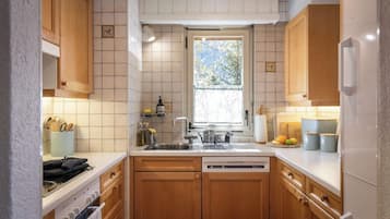 Réfrigérateur, micro-ondes, four, lave-vaisselle