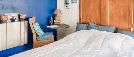 4 bedrooms, iron/ironing board, free WiFi
