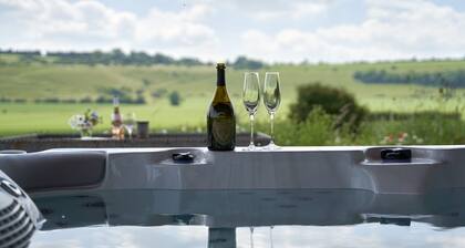 West Barn Lodge, Luxury Barn Conversion in South Wiltshire - Sleeps 18