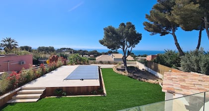 Maison d'architecte vue mer Ă 5 min. plage et crique