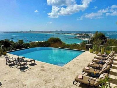Villa Ladida - Luxurious Villa with Magnificent view