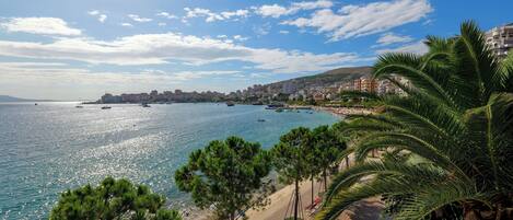 Utsikt mot strand/hav