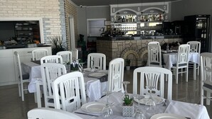 Unclassified image, 3 of 98, button - Hotel Summer (Sarandë)