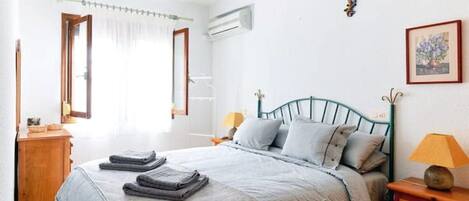 3 bedrooms, WiFi, bed sheets