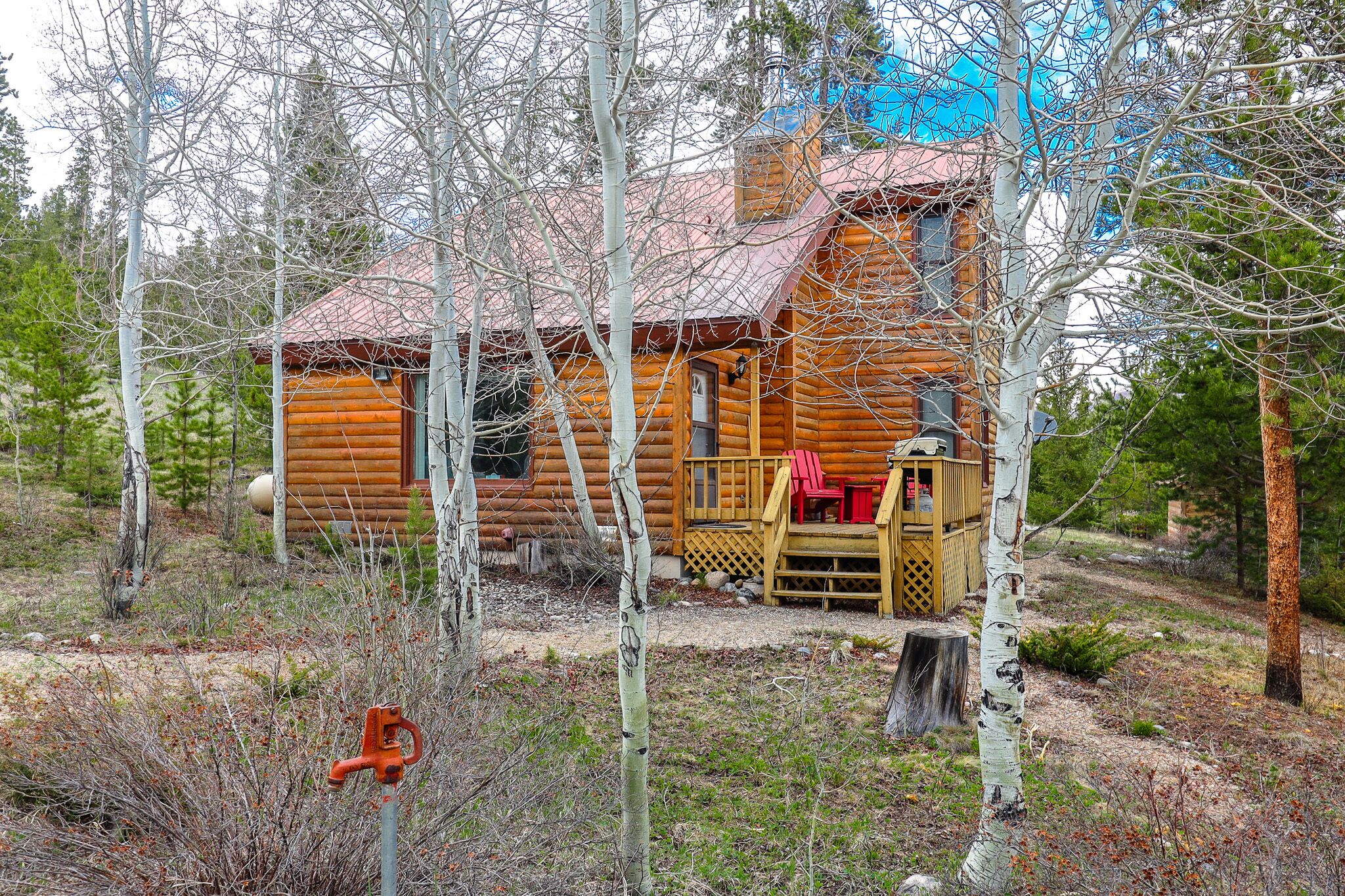 *NEW Listing - Hillside Hideaway - Close to town in a peaceful and quiet area