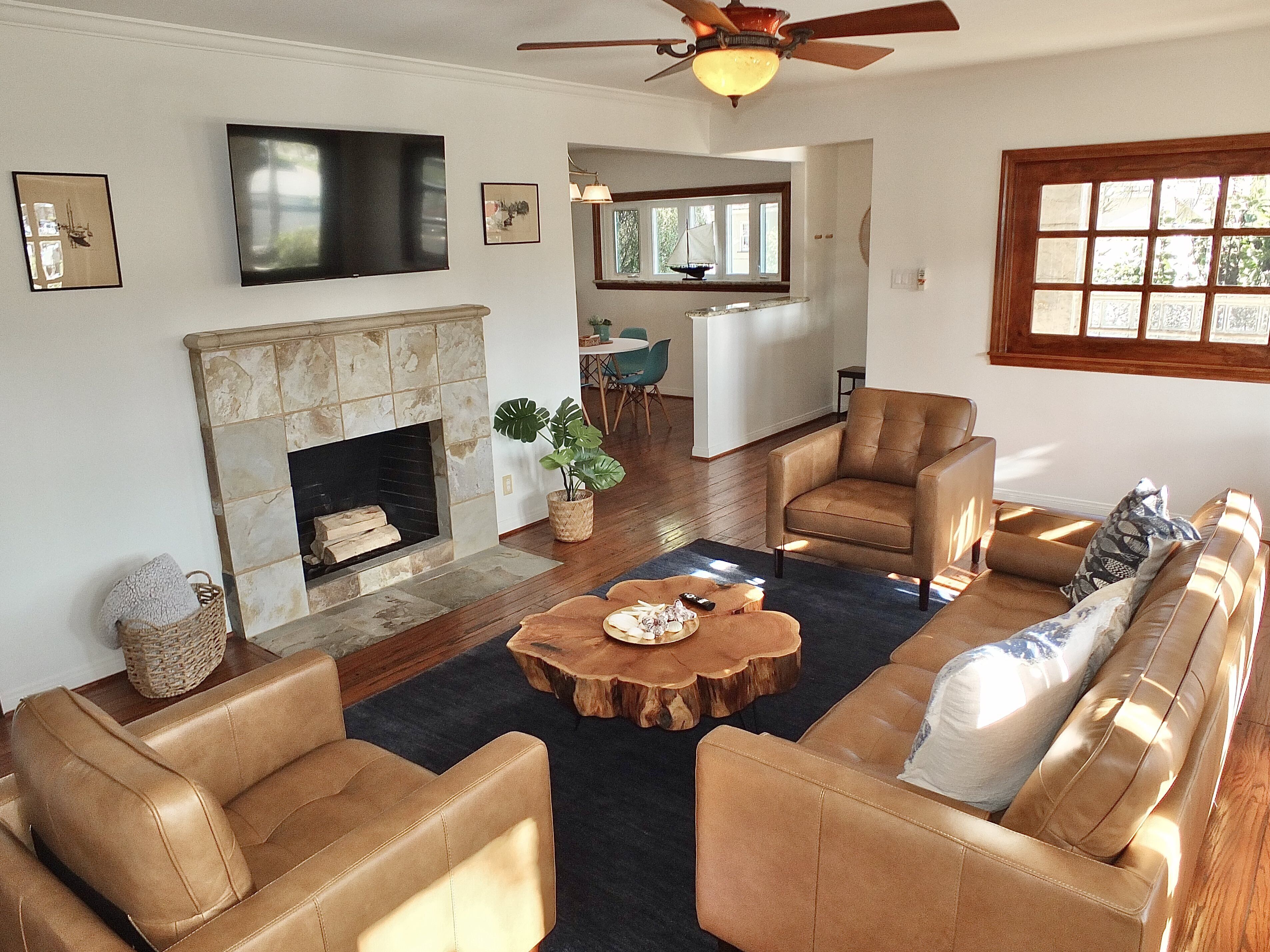 A Quiet Oasis 3 Blocks from the Beach - 3 BDR in Long Beach w Pool and Hot Tub