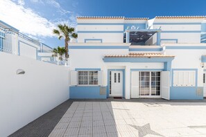 Exterior - 4 bedroom villa in condominium with swimming pool by AlgarveManta (9V4) (Manta Rota)